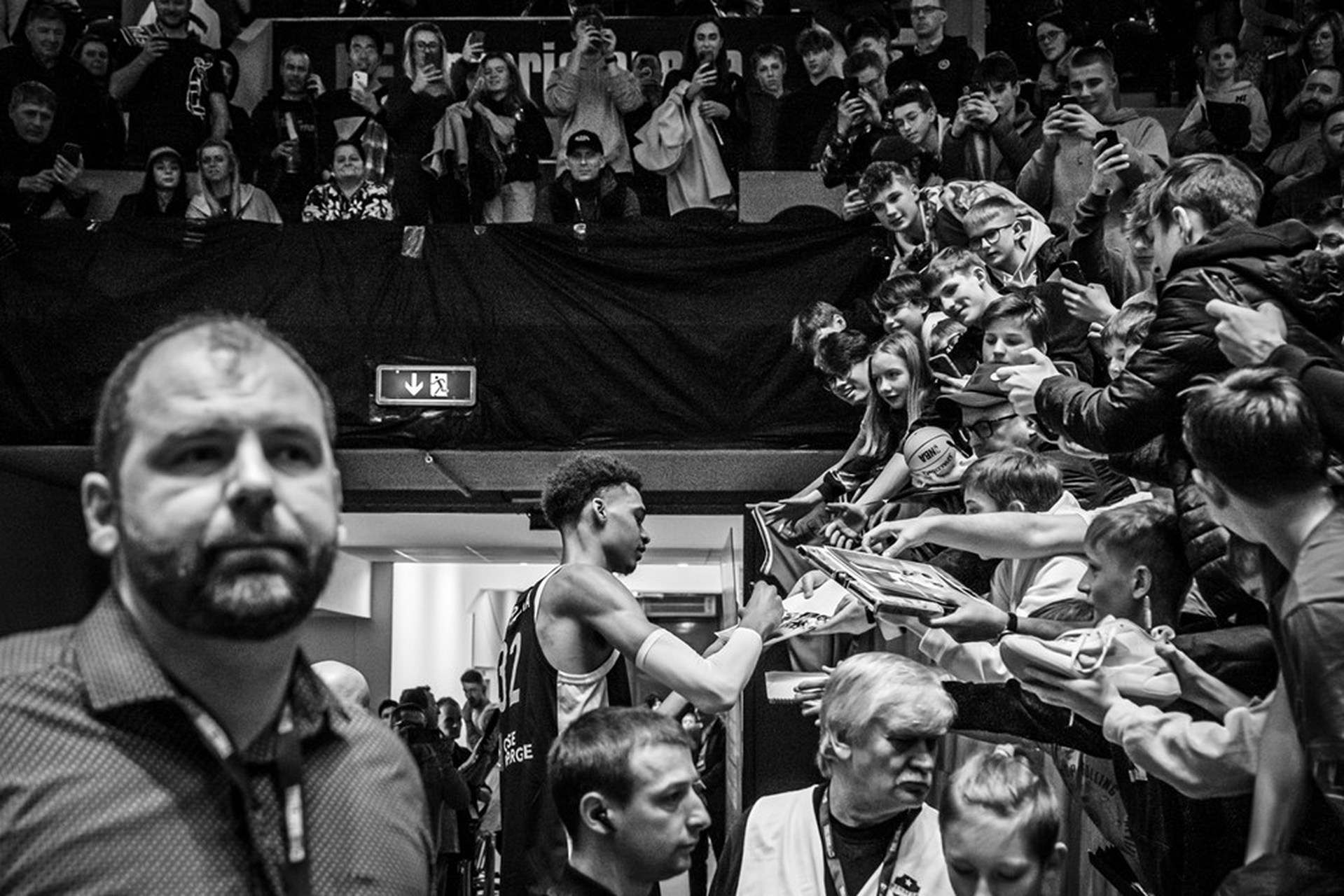 乌克兰男篮逆袭夺冠，捷克队遭遇挫败