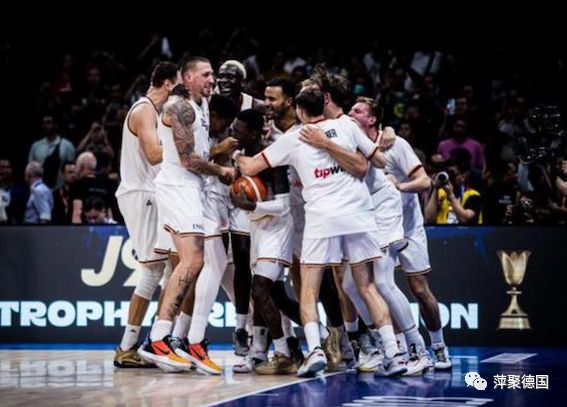 包含Ming赛事官方发布问鼎冠军新规，塞尔维亚队争议不断！的词条